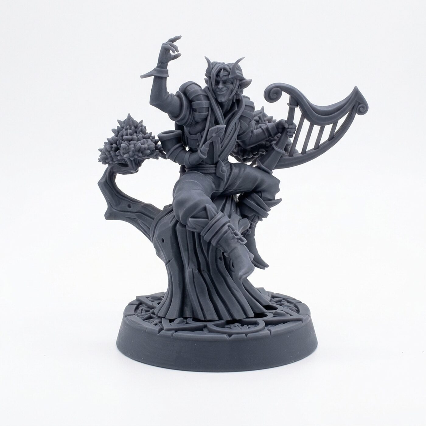 Elven Bard Erphen - Gray Resin 3D Printed Miniature